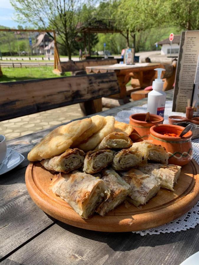 Restoran,,Vuk,, Trsic Bed and Breakfast Buitenkant foto