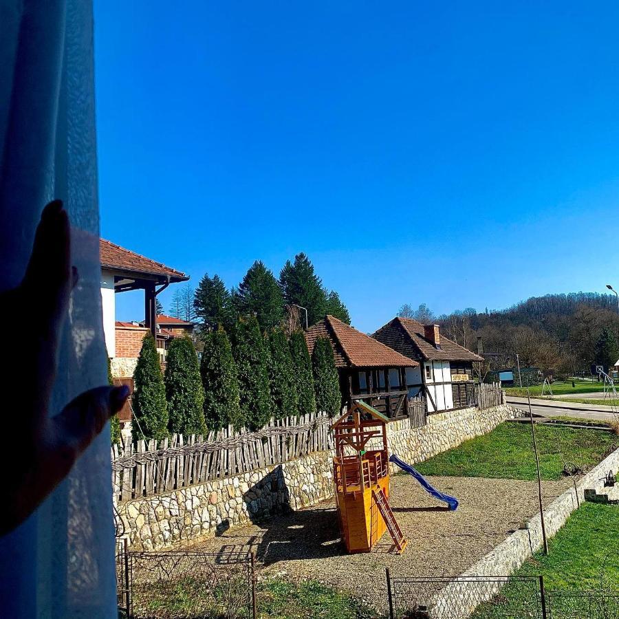 Restoran,,Vuk,, Trsic Bed and Breakfast Buitenkant foto